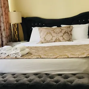 La Boutique 2*, Estambul Turquía